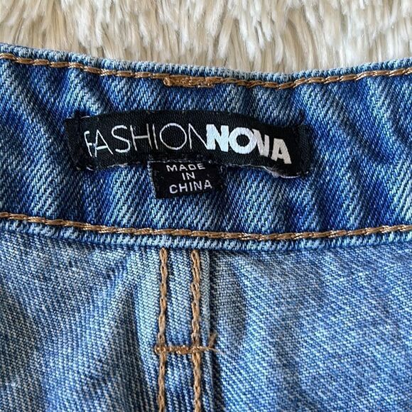 Fashion Nova distressed jean shorts size xl - Picture 14 of 16
